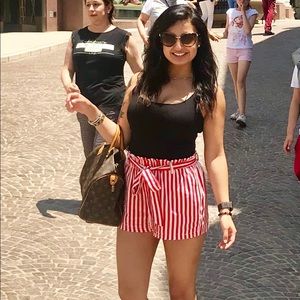 Meet your seller😘